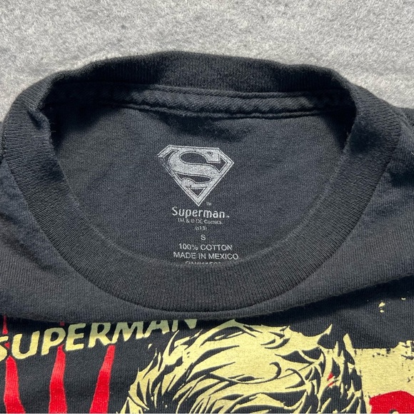 Superman Men’s Small Black Graphic T-Shirt Day of Doom DC Comics - Picture 3 of 5